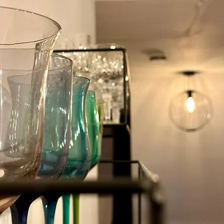 77m² - 3 Zi Modern Zentrum Kueche Dachterrasse Wlan *