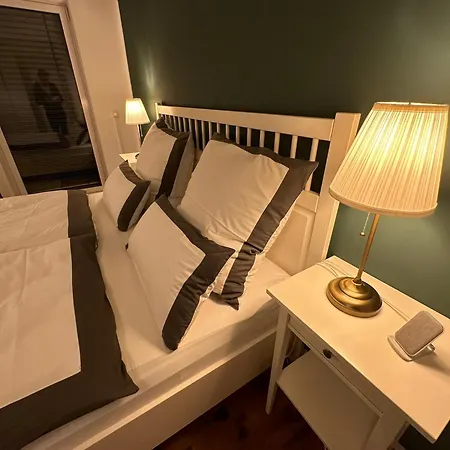 Appartement 77m² - 3 Zi Modern Zentrum Kueche Dachterrasse Wlan