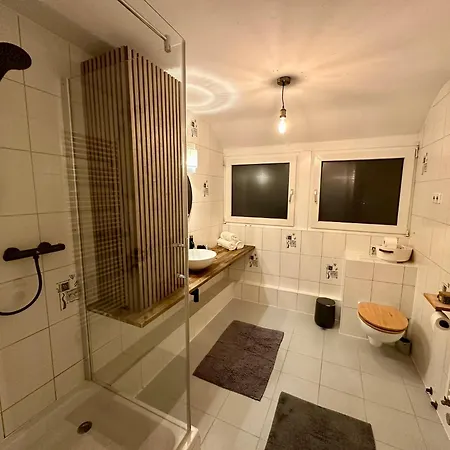 77m² - 3 Zi Modern Zentrum Kueche Dachterrasse Wlan Apartment *