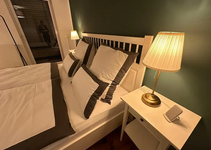 Appartement 77m² - 3 Zi Modern Zentrum Kueche Dachterrasse Wlan